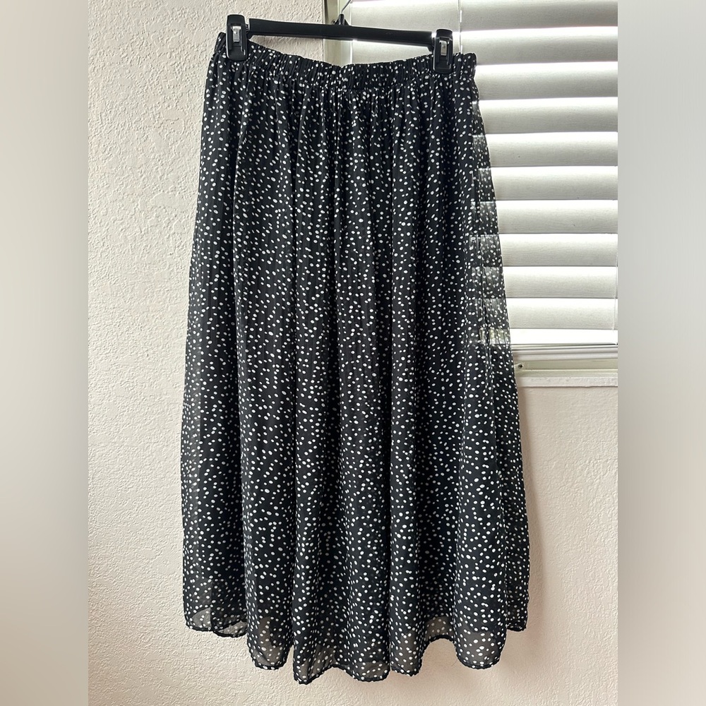 High waisted pleated pull on maxi skirt (M)